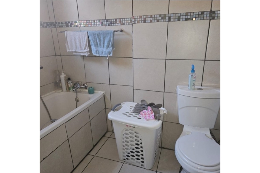2 Bedroom Property for Sale in Floors Northern Cape